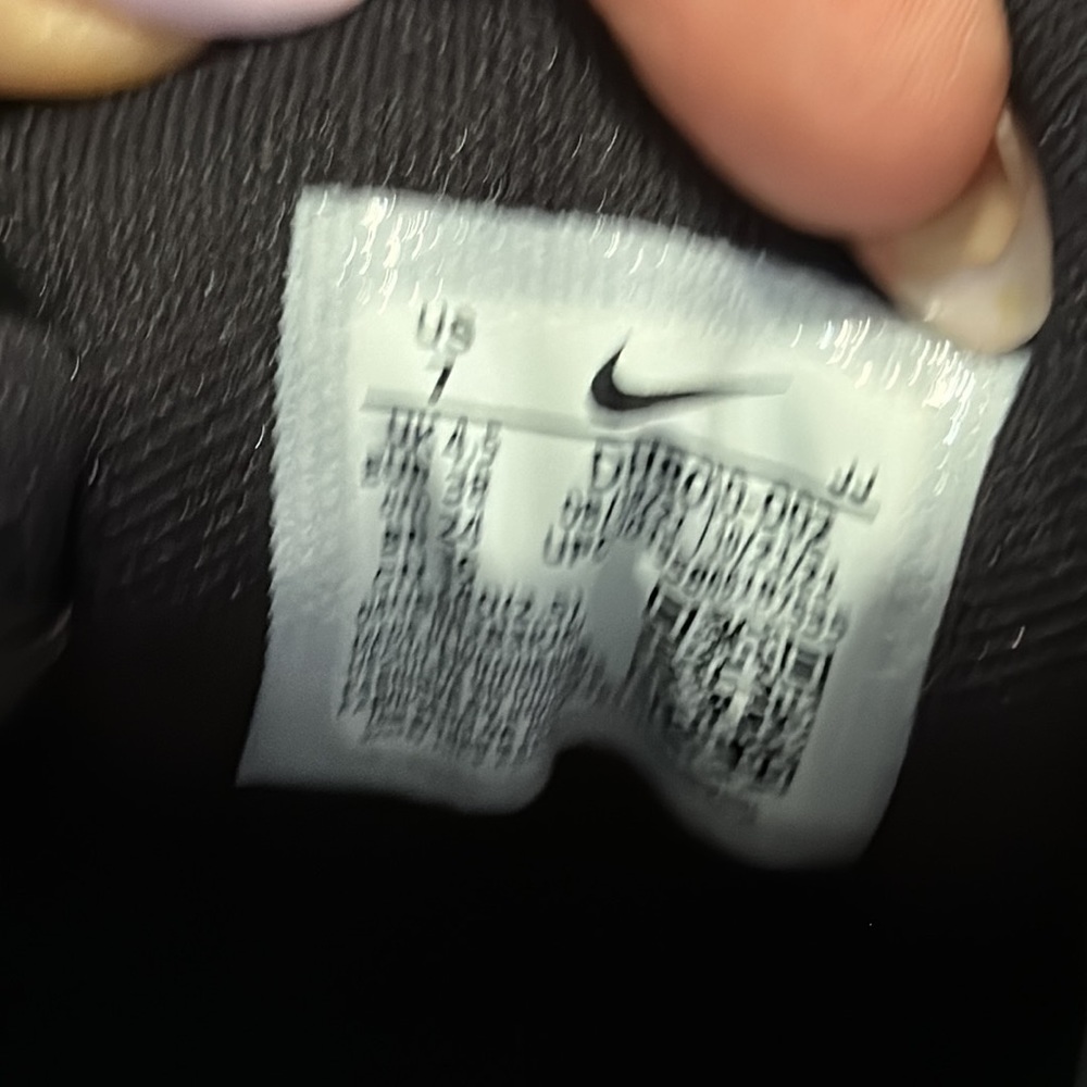Nike Air Max Black and White Athletic Shoes - Picture 15 of 15